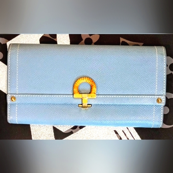 Salvatore Ferragamo Long Leather Wallet EUC - Picture 16 of 16